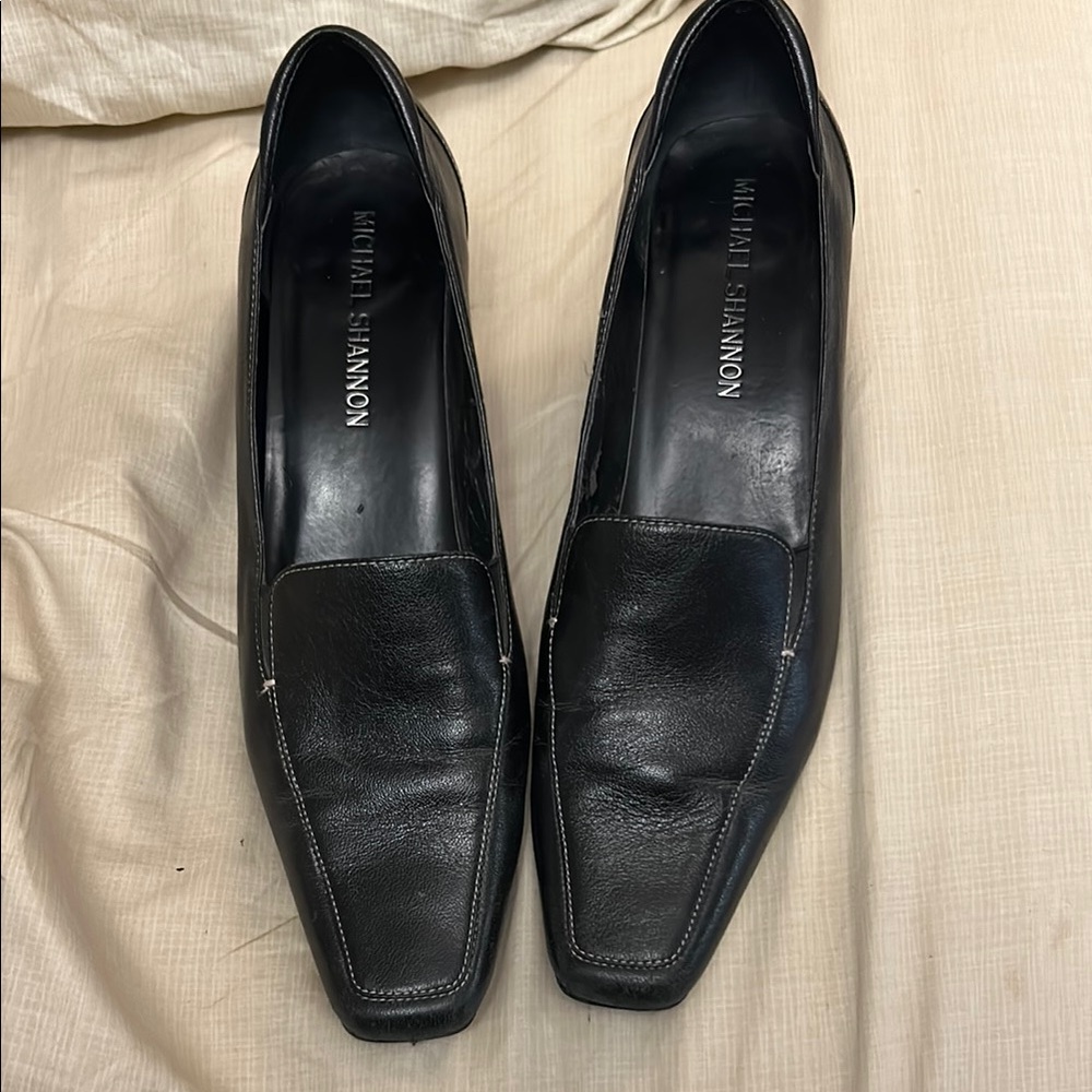 Michael Shannon ladies 8.5M Black pointed classic low heels